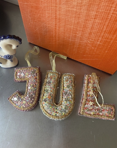 Sissel Edelbo - Alphabet Ornament - J